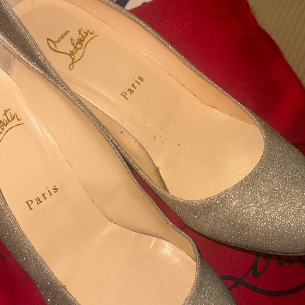 Christian Louboutin Fifi 85 silver glitter pumps - Picture 4 of 7
